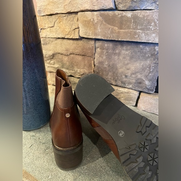 Crown Vintage boots 6.5 - Picture 3 of 3